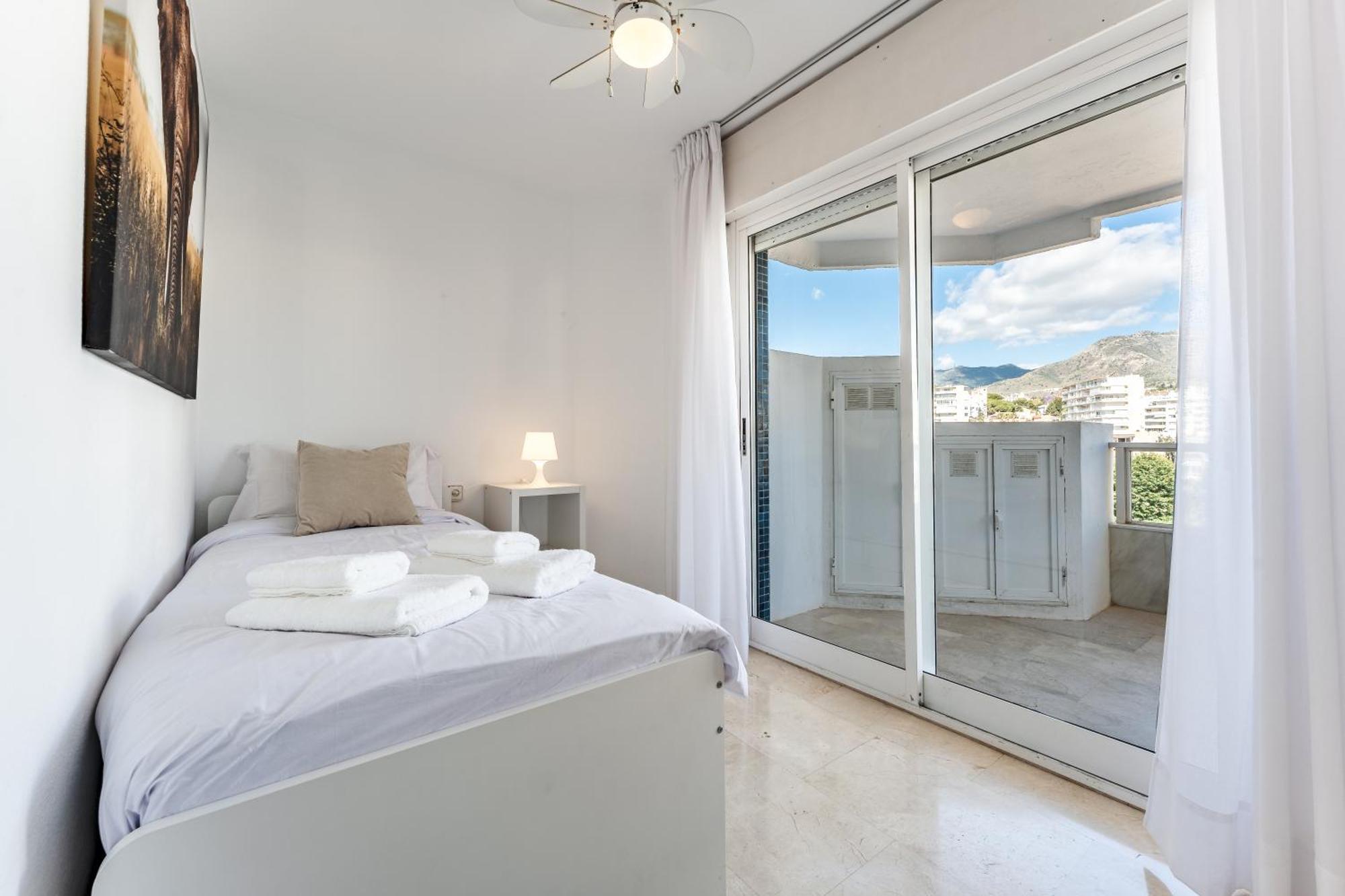 Tropico Carihuela View & Parking Apartment Torremolinos Exterior photo